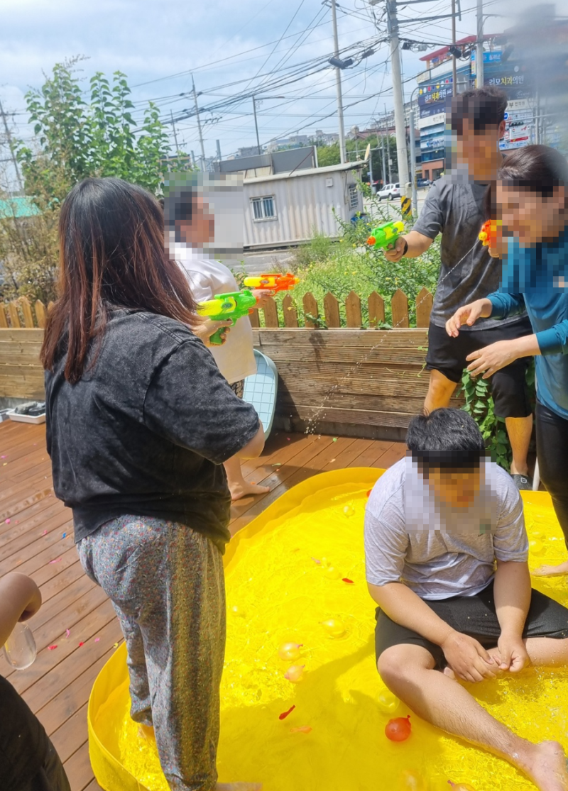 폭염을 잊게 하는 시원함! 물총 대첩과 수박화채 파티!